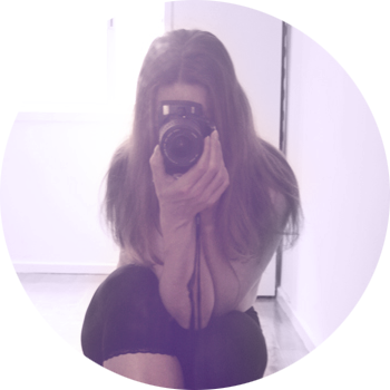 Mirror selfie Angie