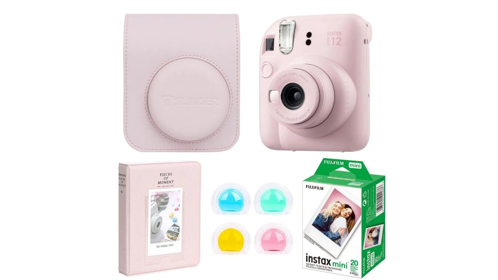 If the artsy girl you're shopping for likes to take pictures, this is a great idea to surprise her on Christmas Eve!